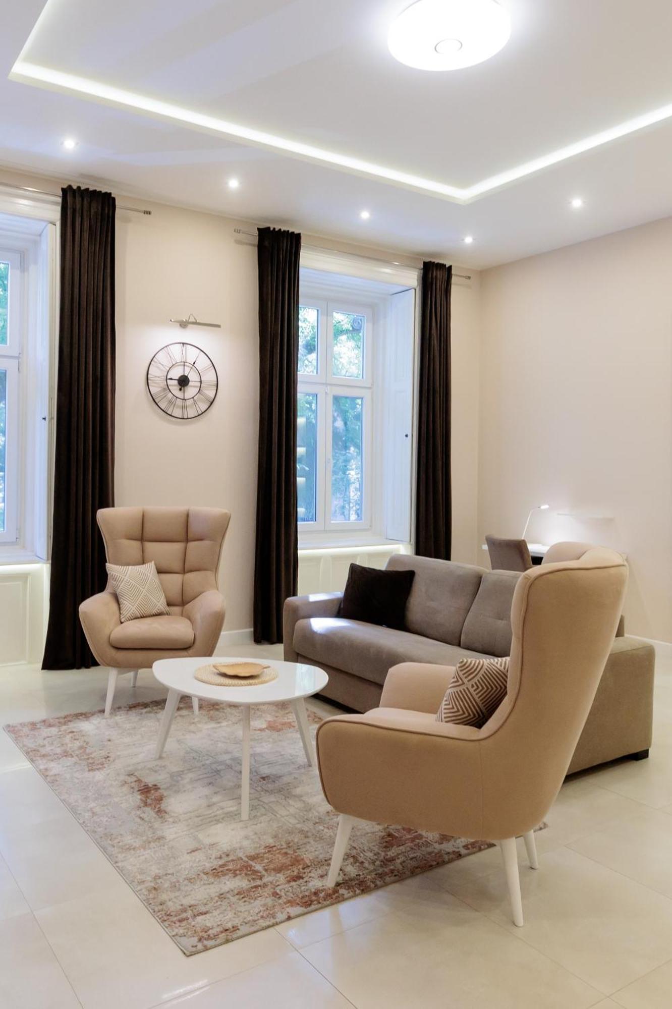 Apartman Mirakul 수보티차 외부 사진