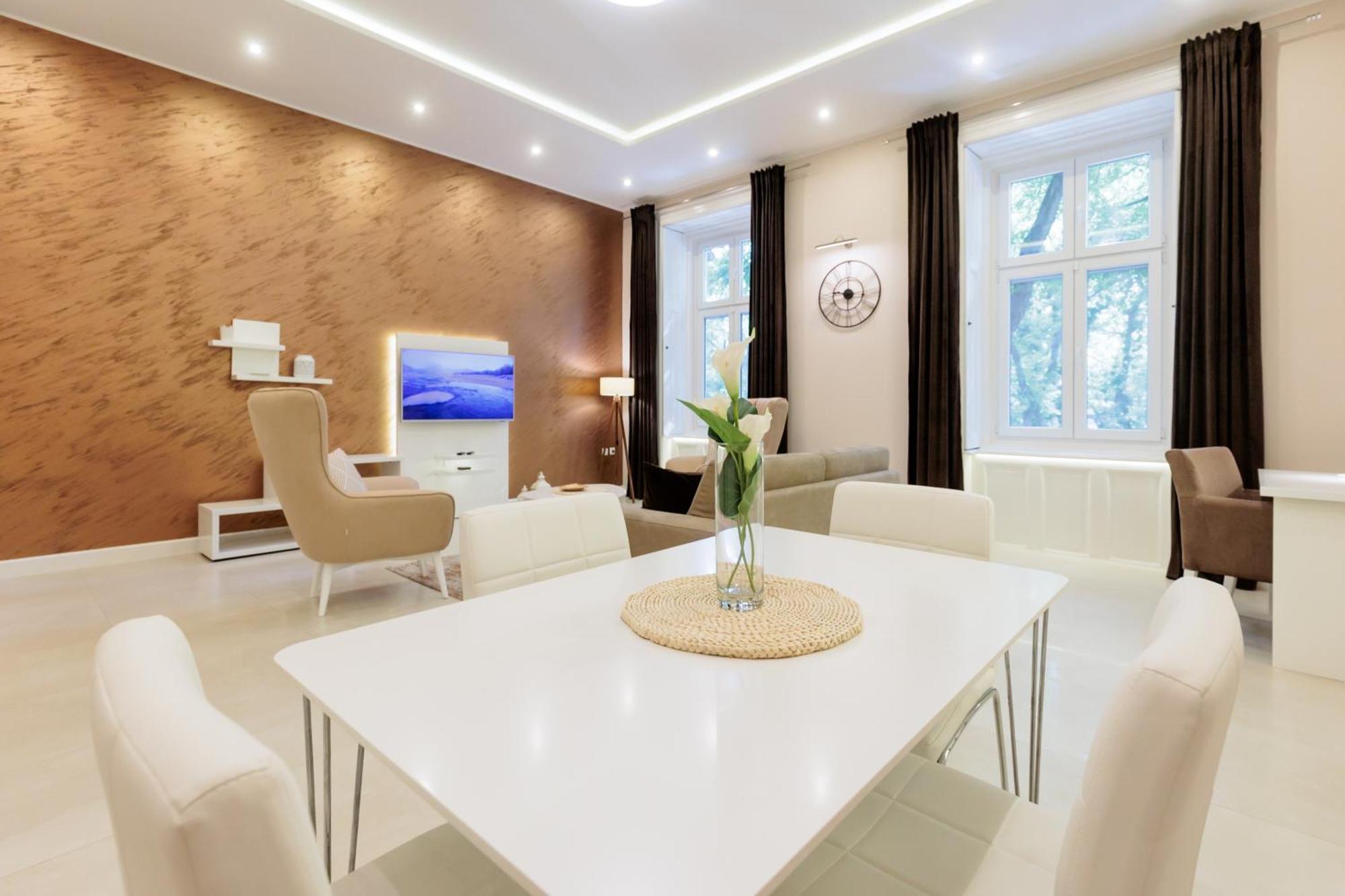 Apartman Mirakul 수보티차 외부 사진