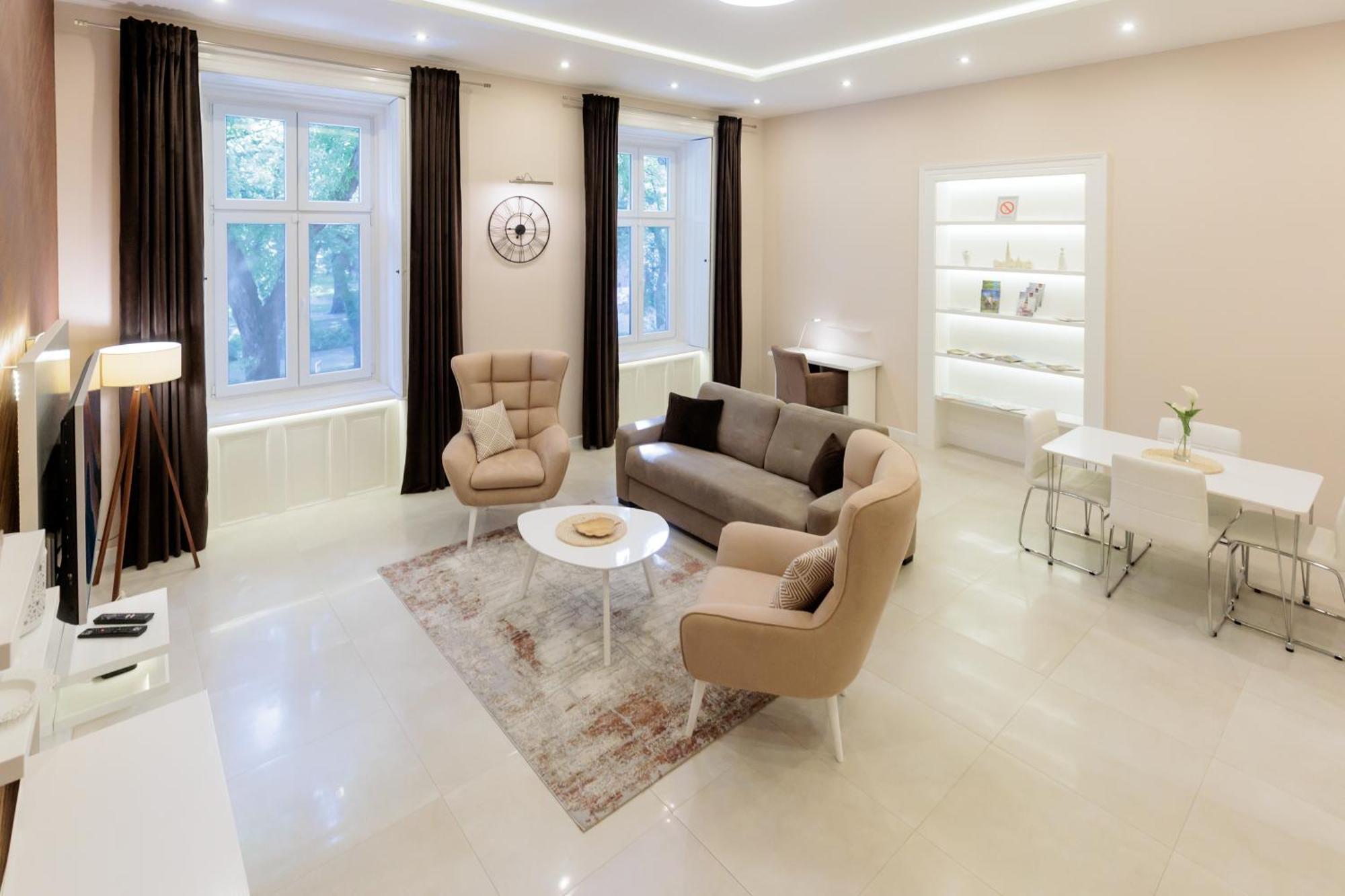 Apartman Mirakul 수보티차 외부 사진
