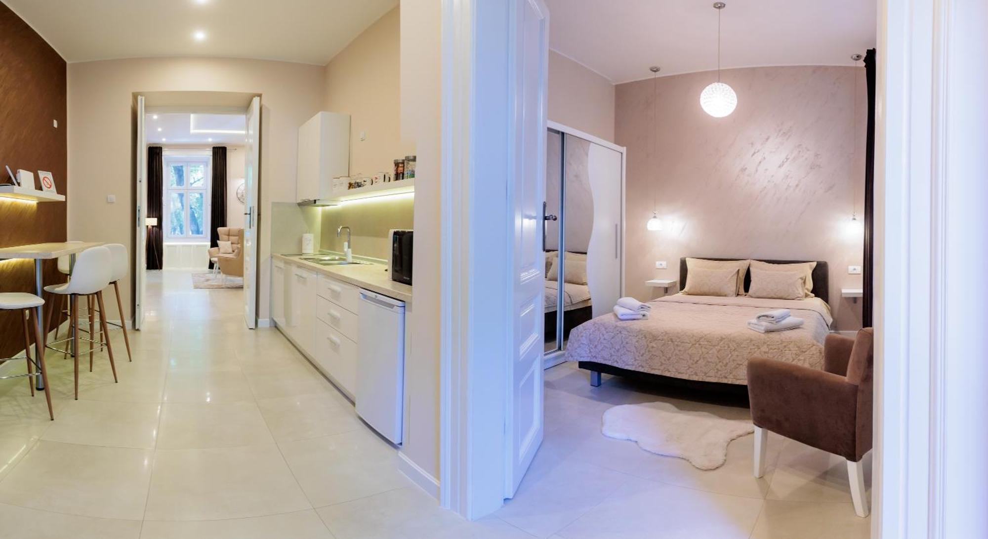 Apartman Mirakul 수보티차 외부 사진